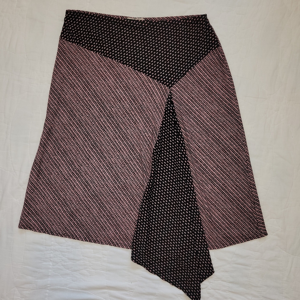 Large Notations pink & black asymmetrical skirt